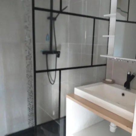 Apartment A 350m De La *